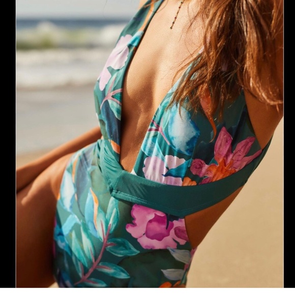 Anthropologie Other - NWOT Anthropologie Fortune Swimwear Green Floral Mira
Plunging One Piece